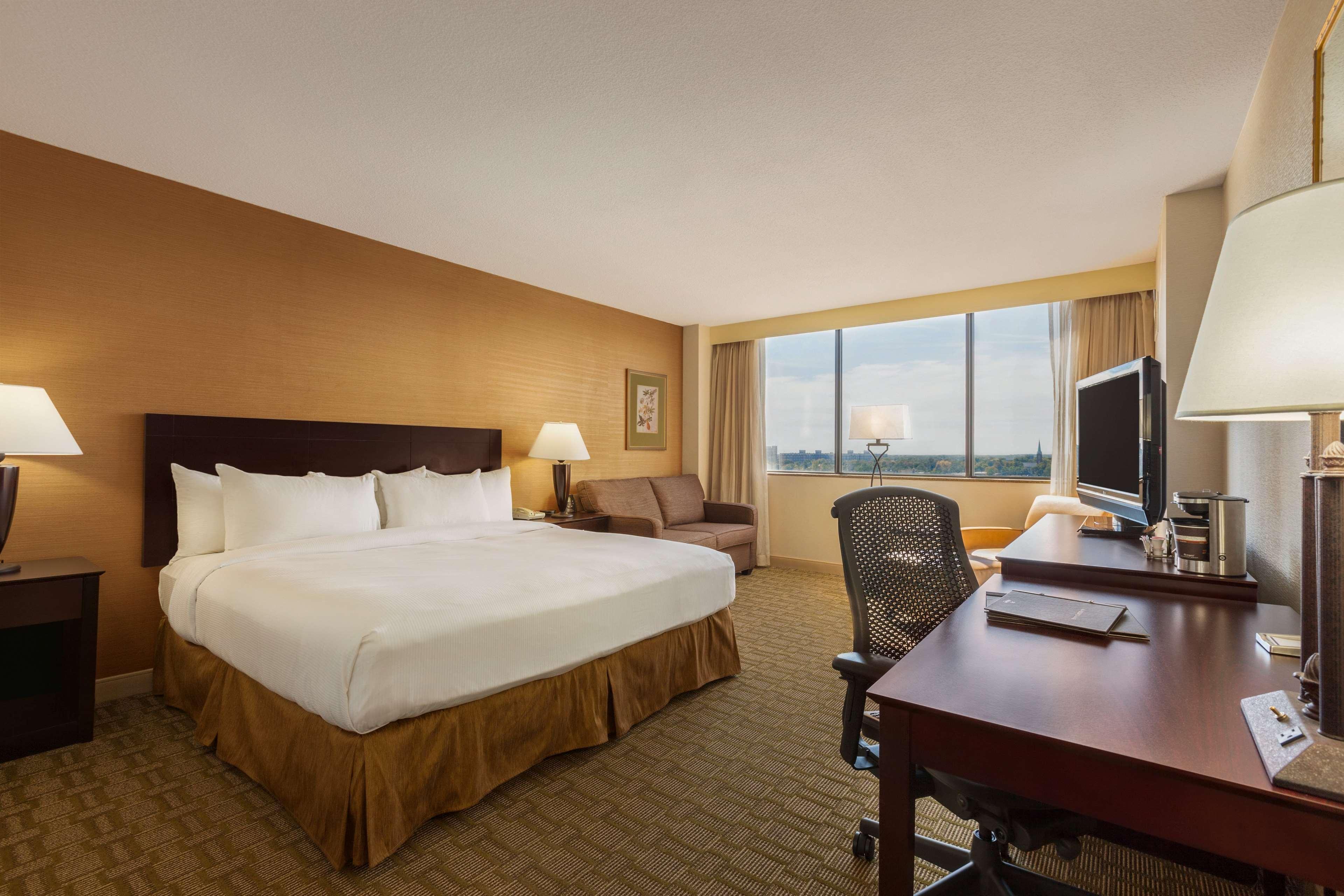 Hilton Fort Wayne At The Grand Wayne Convention Center (Adults Only) Exterior foto