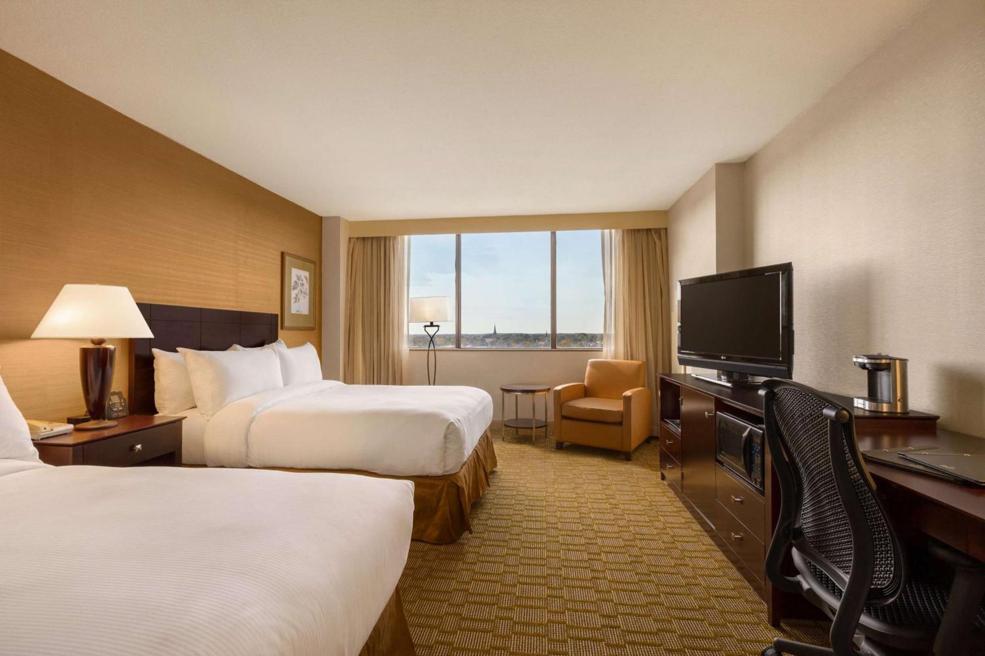 Hilton Fort Wayne At The Grand Wayne Convention Center (Adults Only) Exterior foto