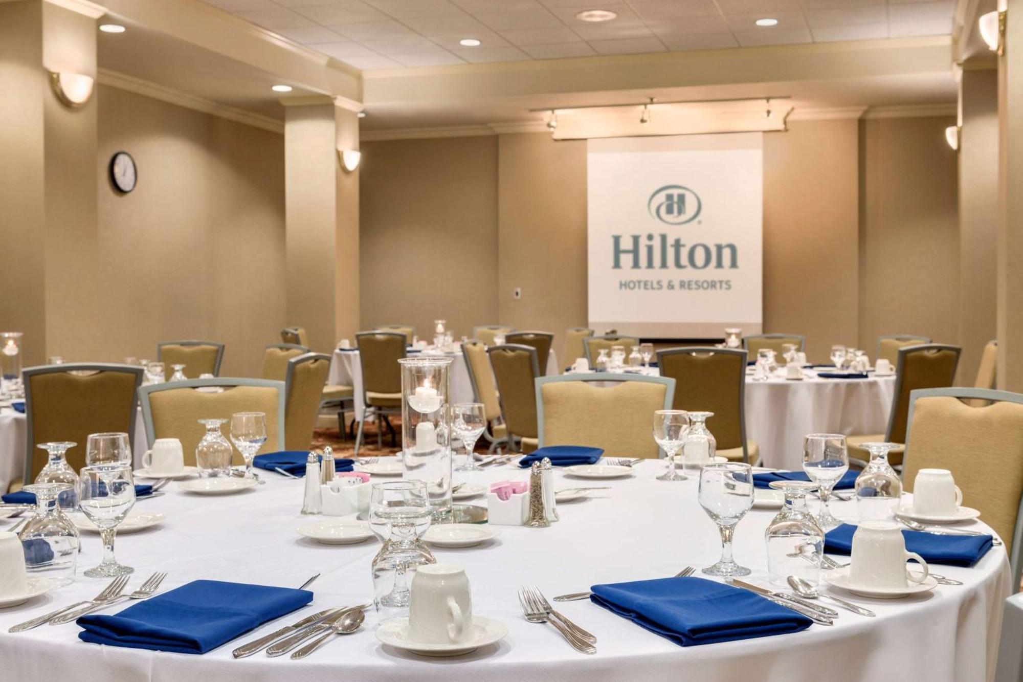 Hilton Fort Wayne At The Grand Wayne Convention Center (Adults Only) Exterior foto