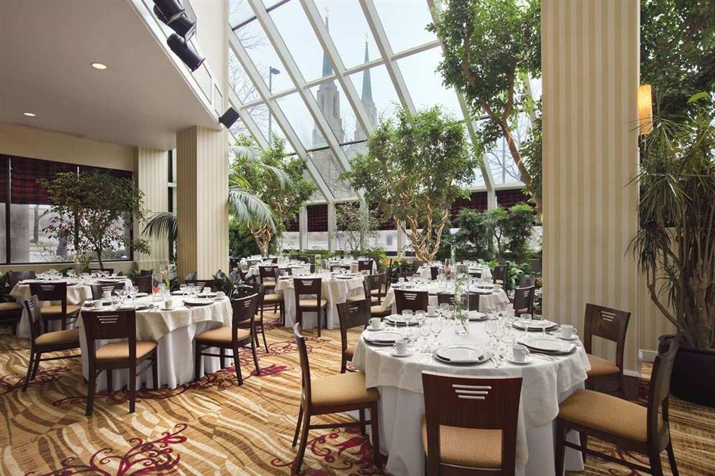 Hilton Fort Wayne At The Grand Wayne Convention Center (Adults Only) Restaurant foto